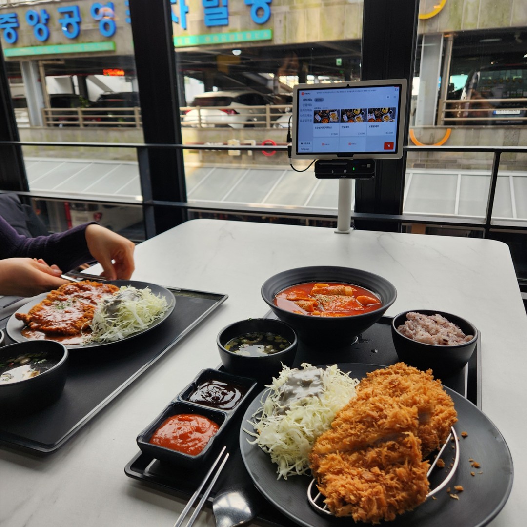 달떡볶이 메뉴 떡볶이와 튀김